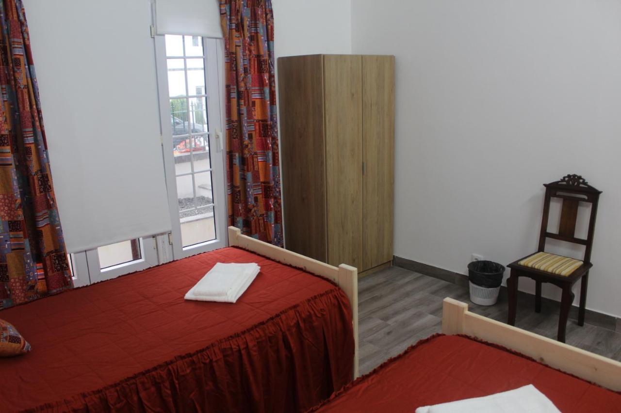 Vitorino De Nemesio Guesthouse Ponta Delgada  Bagian luar foto