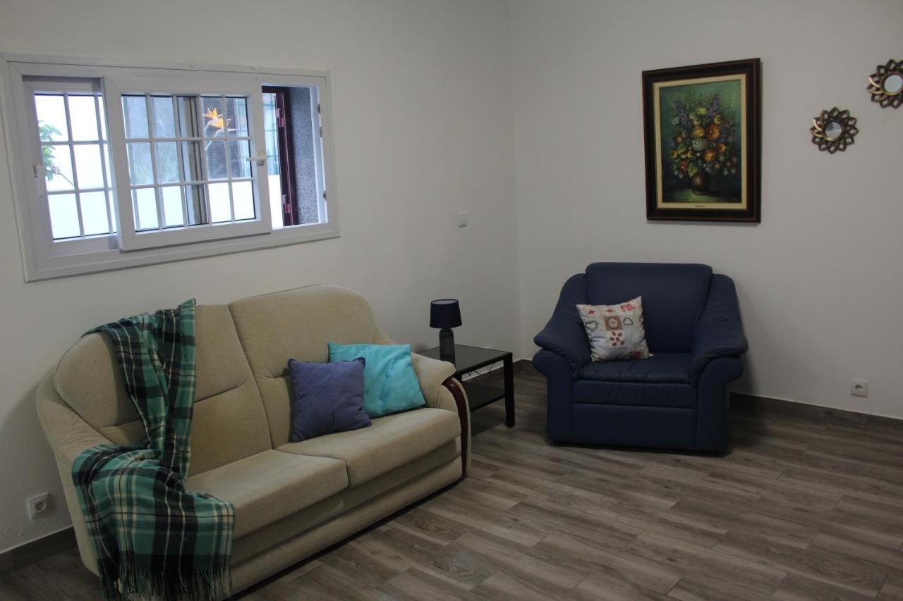Vitorino De Nemesio Guesthouse Ponta Delgada  Bagian luar foto