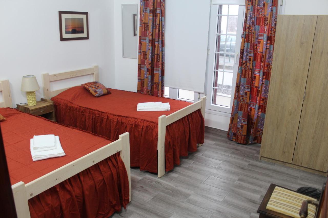 Vitorino De Nemesio Guesthouse Ponta Delgada  Bagian luar foto