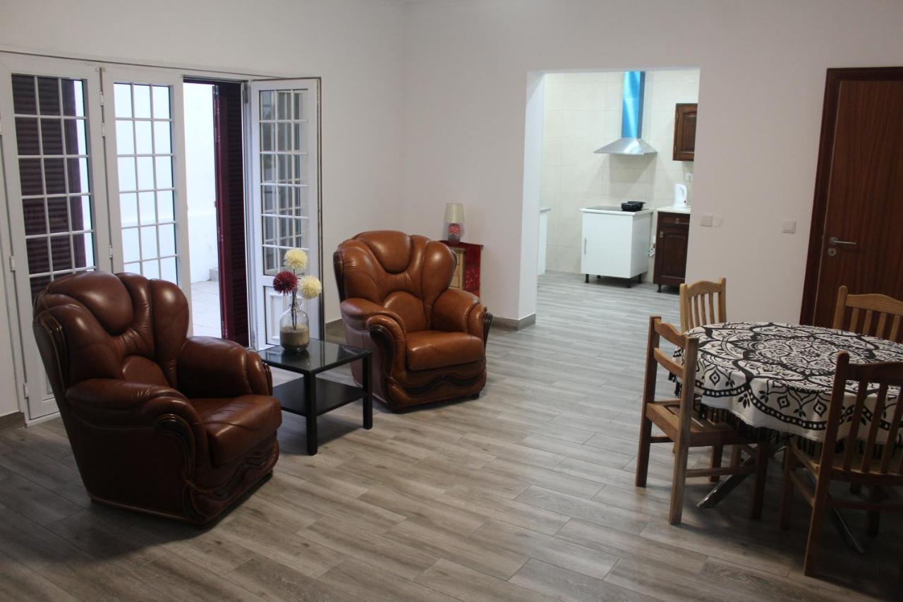 Vitorino De Nemesio Guesthouse Ponta Delgada  Bagian luar foto
