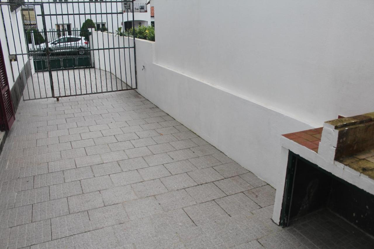 Vitorino De Nemesio Guesthouse Ponta Delgada  Bagian luar foto