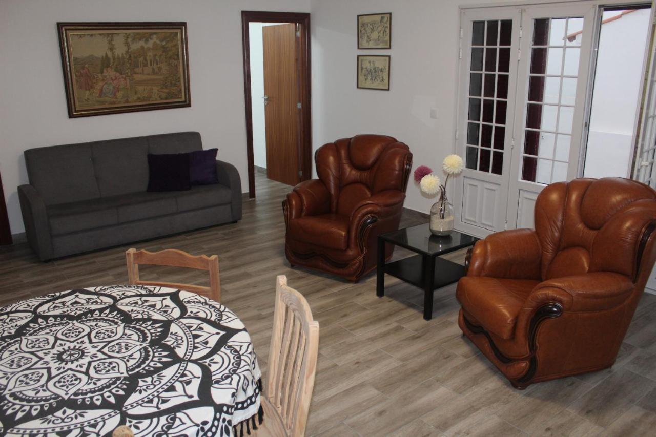 Vitorino De Nemesio Guesthouse Ponta Delgada  Bagian luar foto