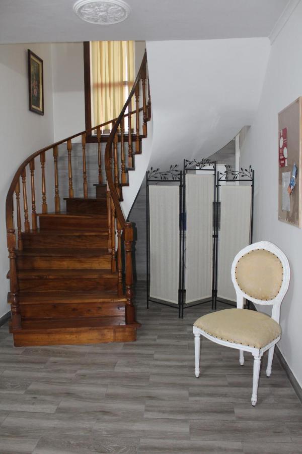 Vitorino De Nemesio Guesthouse Ponta Delgada  Bagian luar foto